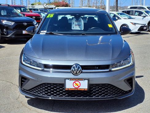 Used 2025 Volkswagen Jetta Sport FWD image 2