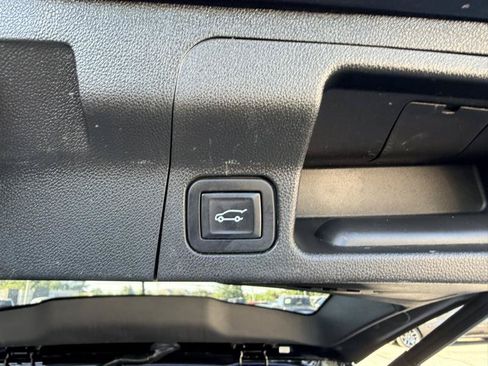 Used 2018 GMC Acadia SLT AWD/4WD image 19