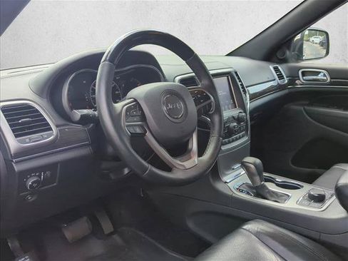 Used 2018 Jeep Grand Cherokee Overland AWD/4WD image 9