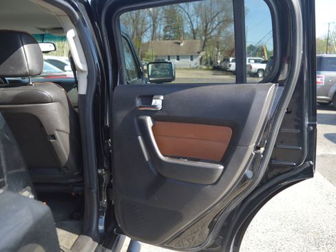 Used 2006 HUMMER H3 image 24