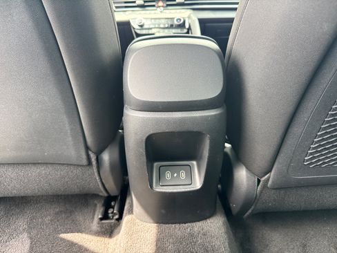 Used 2024 Hyundai Elantra SEL w/ Convenience Package FWD image 7