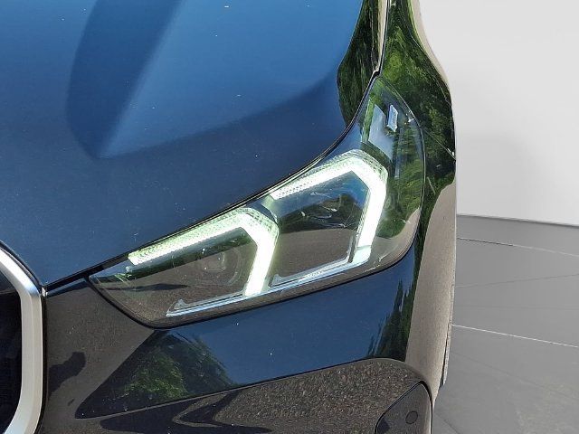Used 2025 BMW X1 xDrive28i AWD/4WD image 11