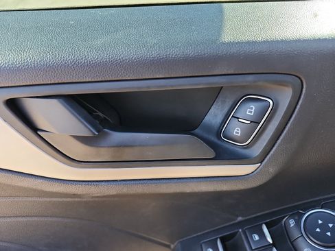 Used 2022 Ford Escape SE w/ SE Sport Appearance Package FWD image 17