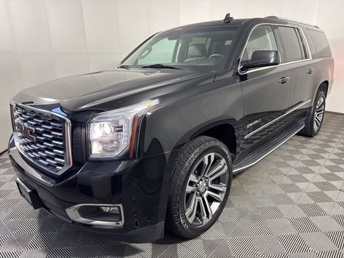 Used 2017 GMC Yukon XL Denali w/ Open Road Package AWD/4WD image 12