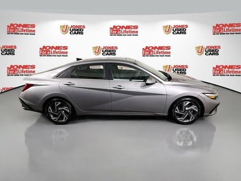 Used 2024 Hyundai Elantra SEL w/ Convenience Package FWD image 19