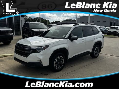 Used 2026 Subaru Forester Premium AWD/4WD image 1