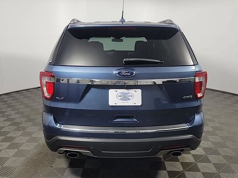 Used 2018 Ford Explorer XLT w/ Equipment Group 201A image 5