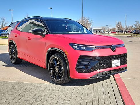 New 2026 Volkswagen Tiguan SE R-Line image 5