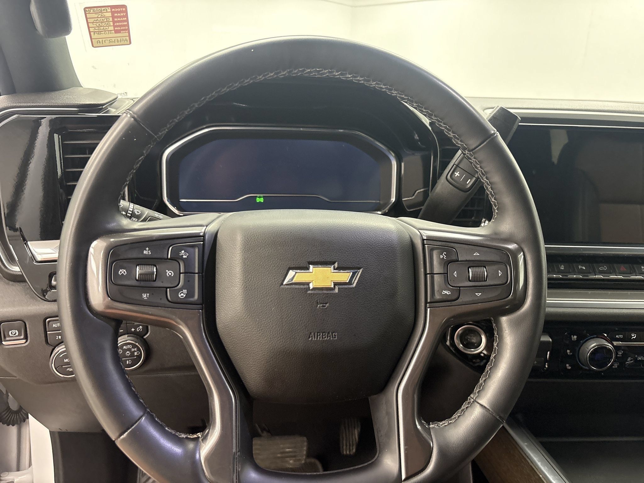 Used 2025 Chevrolet Silverado 2500 High Country w/ Technology Package AWD/4WD image 12