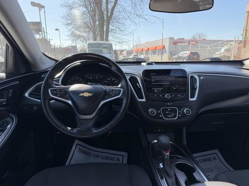 Used 2022 Chevrolet Malibu RS image 20