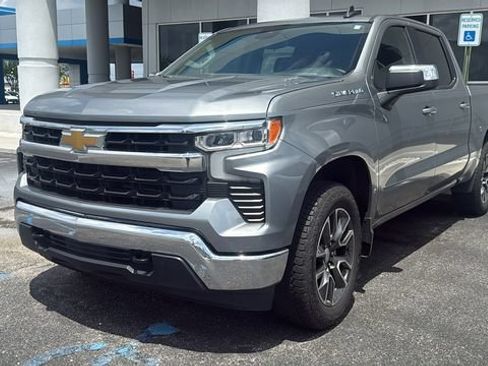 Used 2024 Chevrolet Silverado 1500 LT AWD/4WD image 3