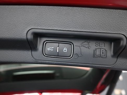 Used 2021 Ford Explorer XLT w/ Equipment Group 202A image 25