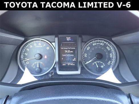 Used 2018 Toyota Tacoma TRD Sport image 28