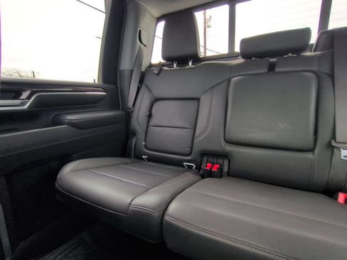 Used 2025 Chevrolet Silverado 2500 LTZ w/ LTZ Convenience Package AWD/4WD image 4