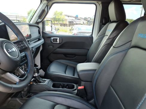 Used 2024 Jeep Wrangler Unlimited Rubicon 4xe AWD/4WD image 24