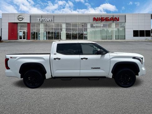Used 2022 Toyota Tundra SR5 AWD/4WD image 8