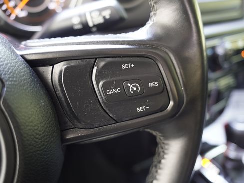 Used 2022 Jeep Gladiator Sport AWD/4WD image 18