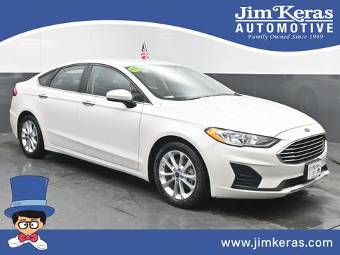Used 2019 Ford Fusion SE image 1