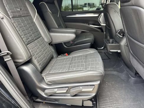Used 2025 Cadillac Escalade V AWD/4WD image 10