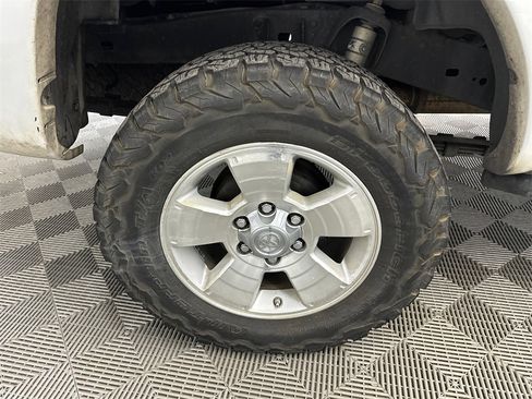 Used 2010 Toyota Tacoma PreRunner image 17