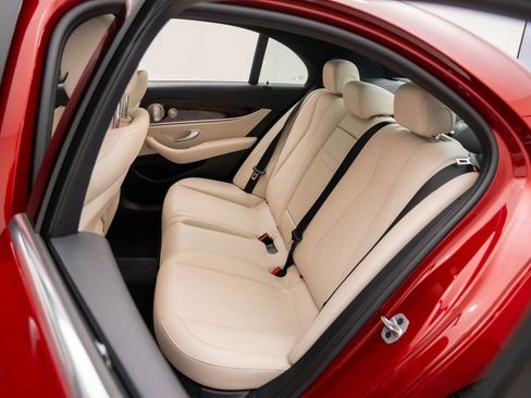 Used 2023 Mercedes-Benz E 350 4MATIC Sedan image 16