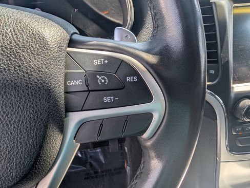 Used 2015 Jeep Grand Cherokee Altitude AWD/4WD image 16