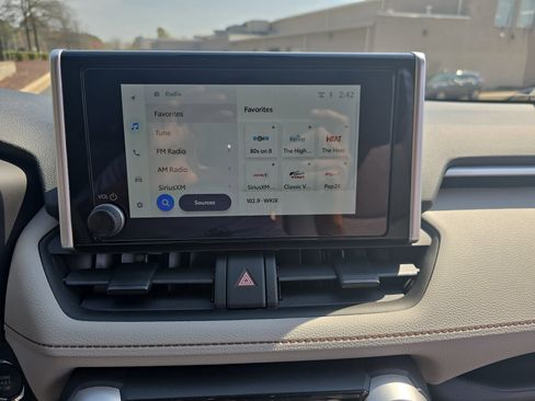 Used 2024 Toyota RAV4 XLE image 22