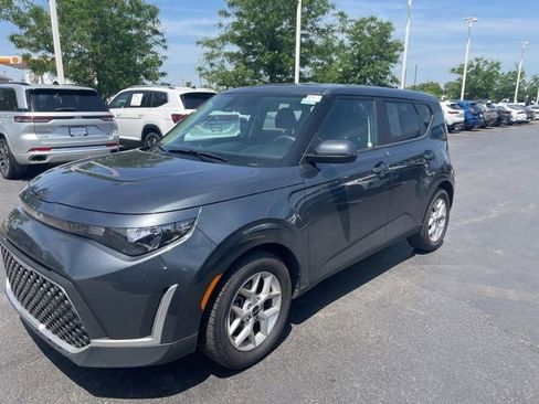 Used 2025 Kia Soul LX w/ LX Technology Package FWD image 5