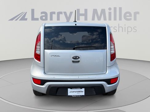 Used 2012 Kia Soul + FWD image 4