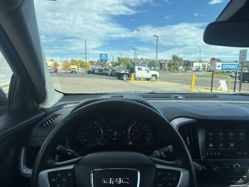 Certified 2024 GMC Terrain SLE image 36