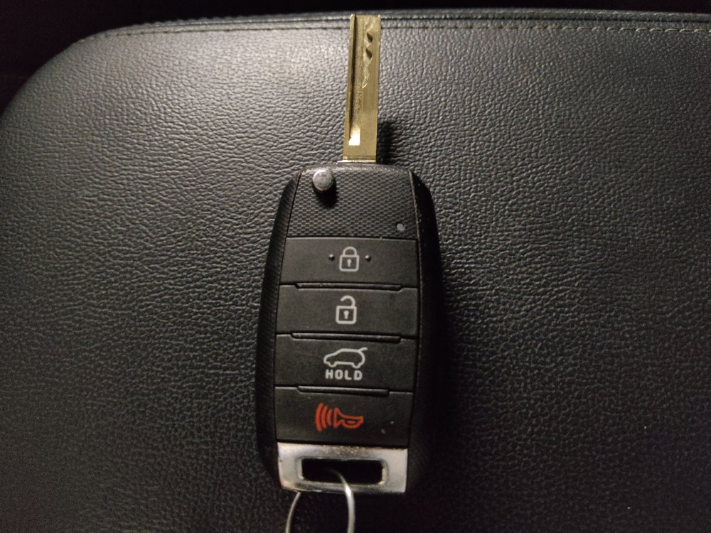 Used 2020 Kia Sorento LX FWD image 32