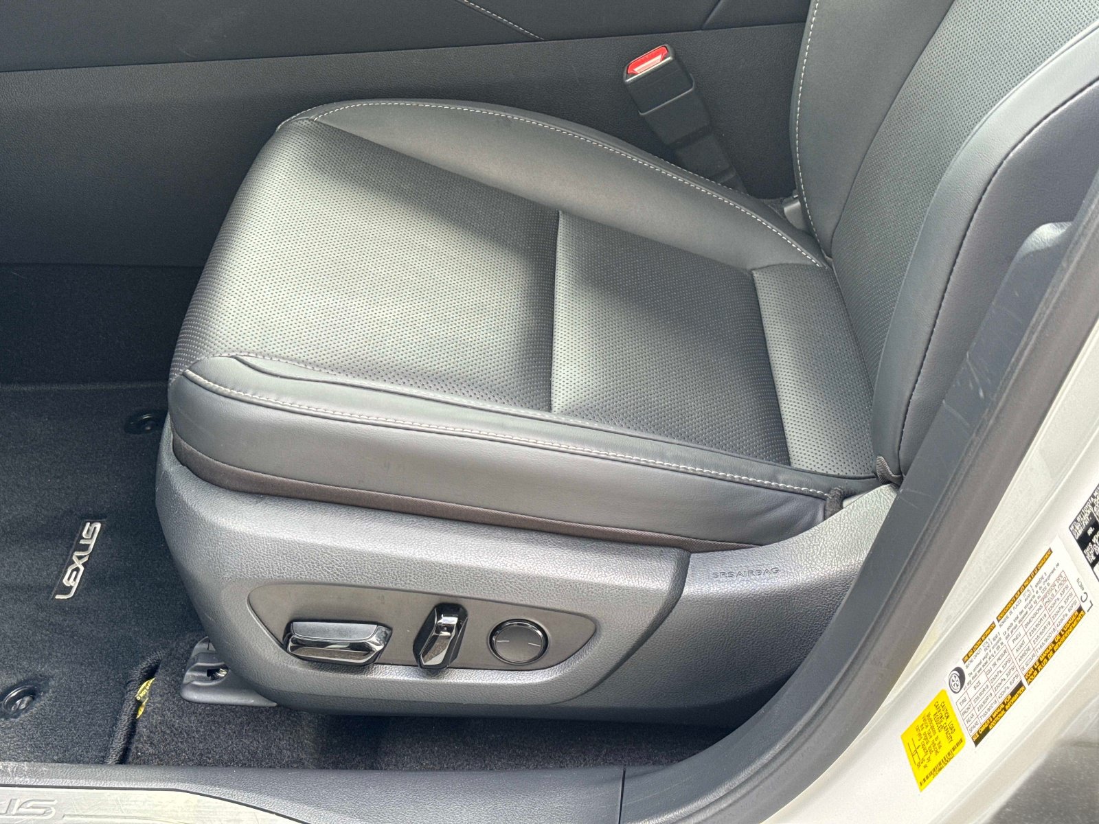 Used 2025 Lexus RX 350 Premium w/ Accessory Package (Z1) FWD image 21