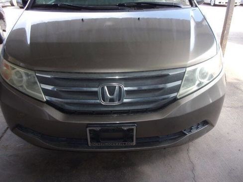 Used 2011 Honda Odyssey EX image 16