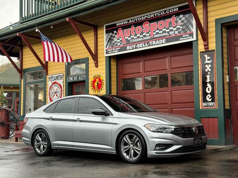 Used 2020 Volkswagen Jetta R-Line w/ R-Line Cold Weather Package image 1