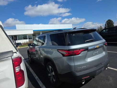 Used 2023 Chevrolet Traverse LT w/ LT Premium Package image 7