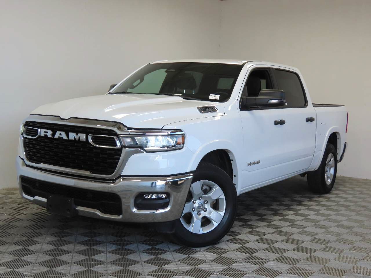 Used 2025 RAM 1500 Big Horn AWD/4WD image 1