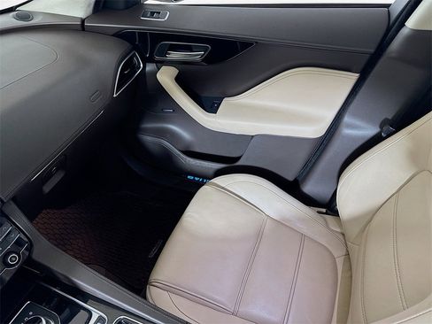 Used 2019 Jaguar F-PACE Prestige image 23