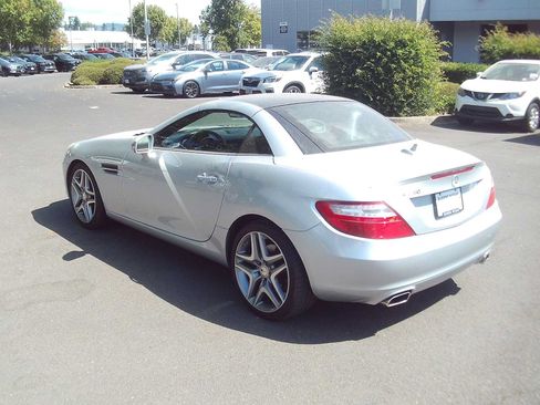 Used 2015 Mercedes-Benz SLK 250 image 3