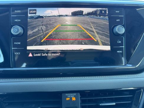 Used 2022 Volkswagen Taos SEL w/ Panoramic Sunroof Package image 23