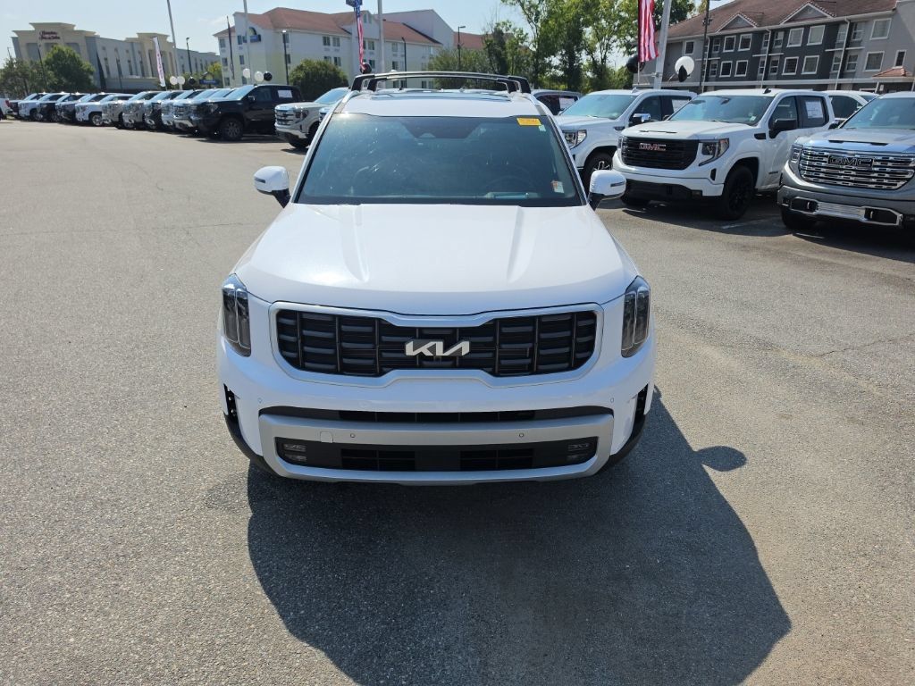 Used 2024 Kia Telluride SX Prestige w/ Towing Package AWD/4WD image 2