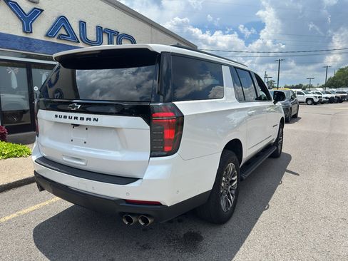 Used 2025 Chevrolet Suburban Z71 AWD/4WD image 4