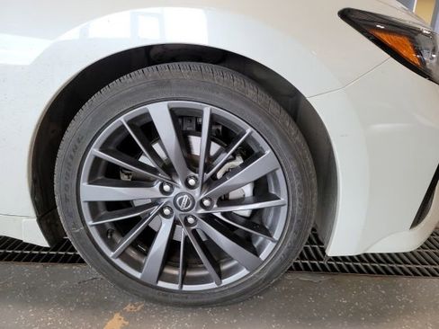 Used 2019 Nissan Maxima Platinum w/ Reserve Package FWD image 10