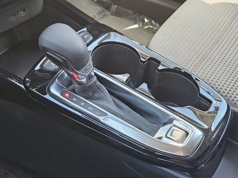 Used 2025 Chevrolet Trax LT image 21