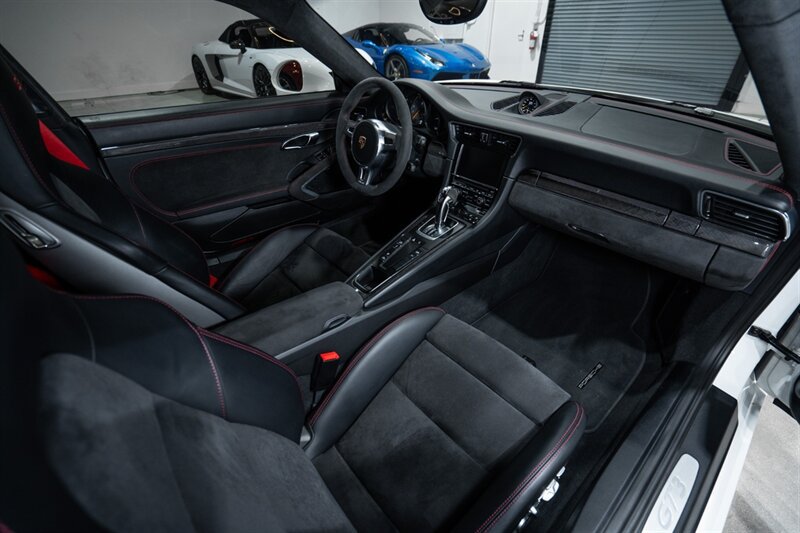 Used 2014 Porsche 911 GT3 RWD image 28