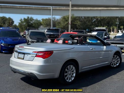 Used 2012 Chrysler 200 Touring FWD image 10