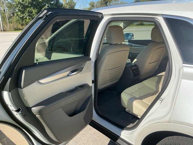 Used 2018 Cadillac XT5 Premium Luxury AWD/4WD image 16