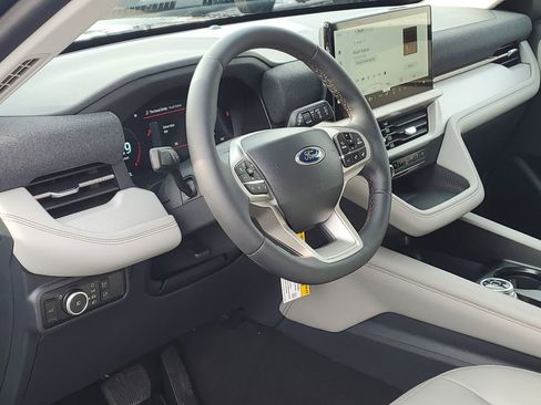 New 2026 Ford Explorer Active w/ Active Comfort Package image 9