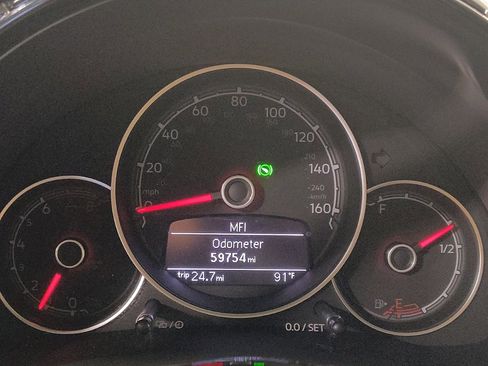 Used 2019 Volkswagen Beetle 2.0T S FWD image 23
