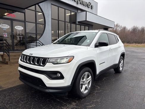 Used 2023 Jeep Compass Latitude w/ Convenience Group image 2