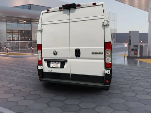 Used 2023 RAM ProMaster 2500 FWD image 9